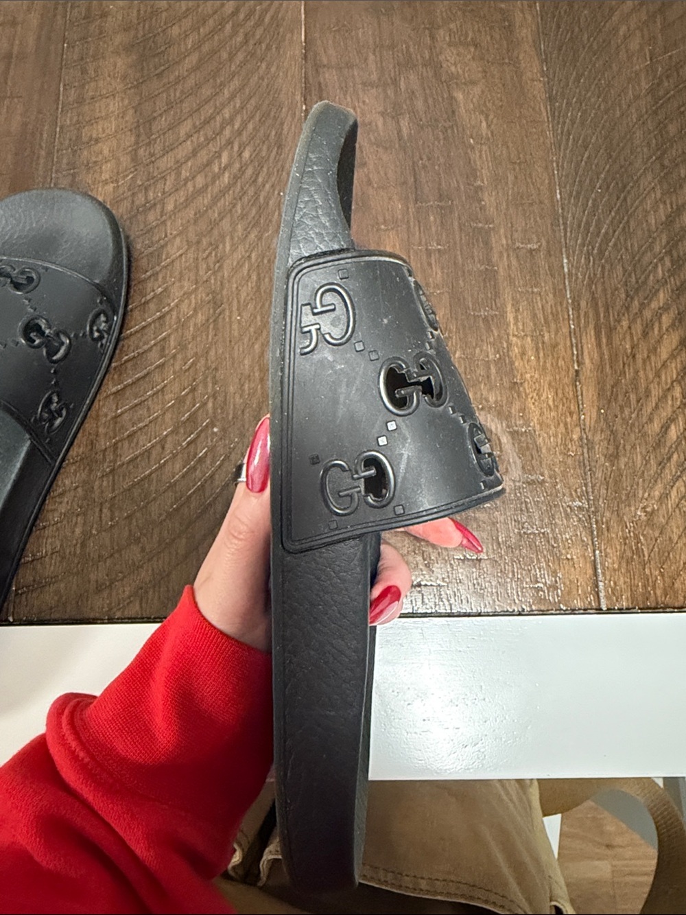 Gucci Black Women's GG Logo Rubber Slide Sandals - Picture 6 of 6